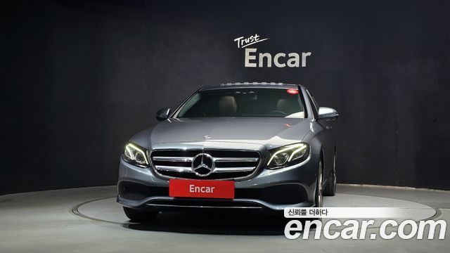 Mercedes-Benz E-Class E300 4MATIC Avnatgarde — пробег 76 997 км — фото 3 из 5