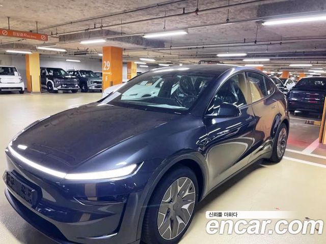Tesla Model Y L Long Range AWD — пробег 1 км — фото 2 из 5