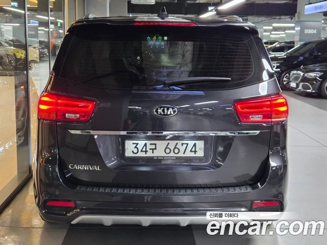 Kia Carnival из Кореи Encar