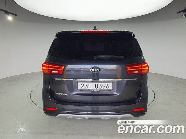 Kia Carnival из Кореи Encar