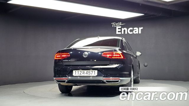 Volkswagen Passat 2.0 TDI — пробег 80 798 км — фото 4 из 5