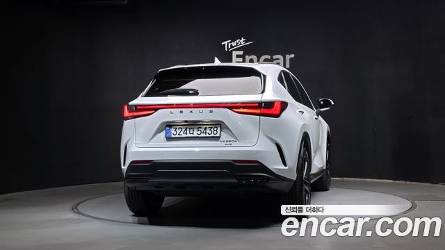 Lexus NX Premium — пробег 5 890 км — фото 4 из 5