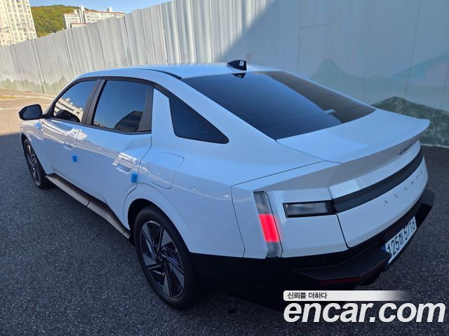Hyundai AVANTE 2.0 Modern — пробег 30 км — фото 2 из 5